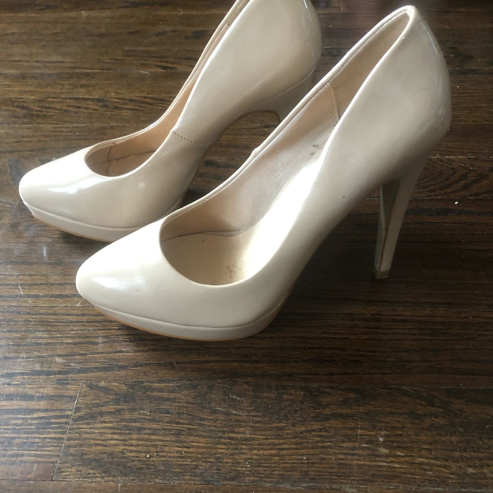 Never Worn Aldo Nude Pumps